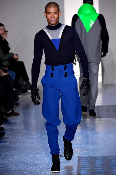 Look 28